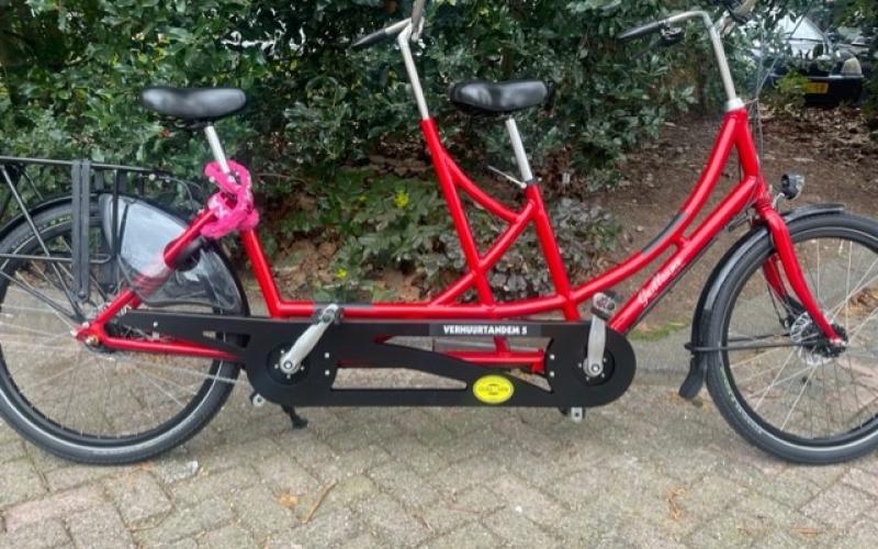 <p>Wil je met zijn twee&euml;n een mooie fietstocht maken in omgeving Tilburg? Of ben je op zoek naar een leuke teambuilding activiteit? Huur dan een tandem bij Guill van de Ven! Het is de ideale manier om op je gemak kennis te maken met het fietsen op een tandem. Wij hebben vijf prachtige huurexemplaren klaarstaan. Plezier gegarandeerd!</p>
